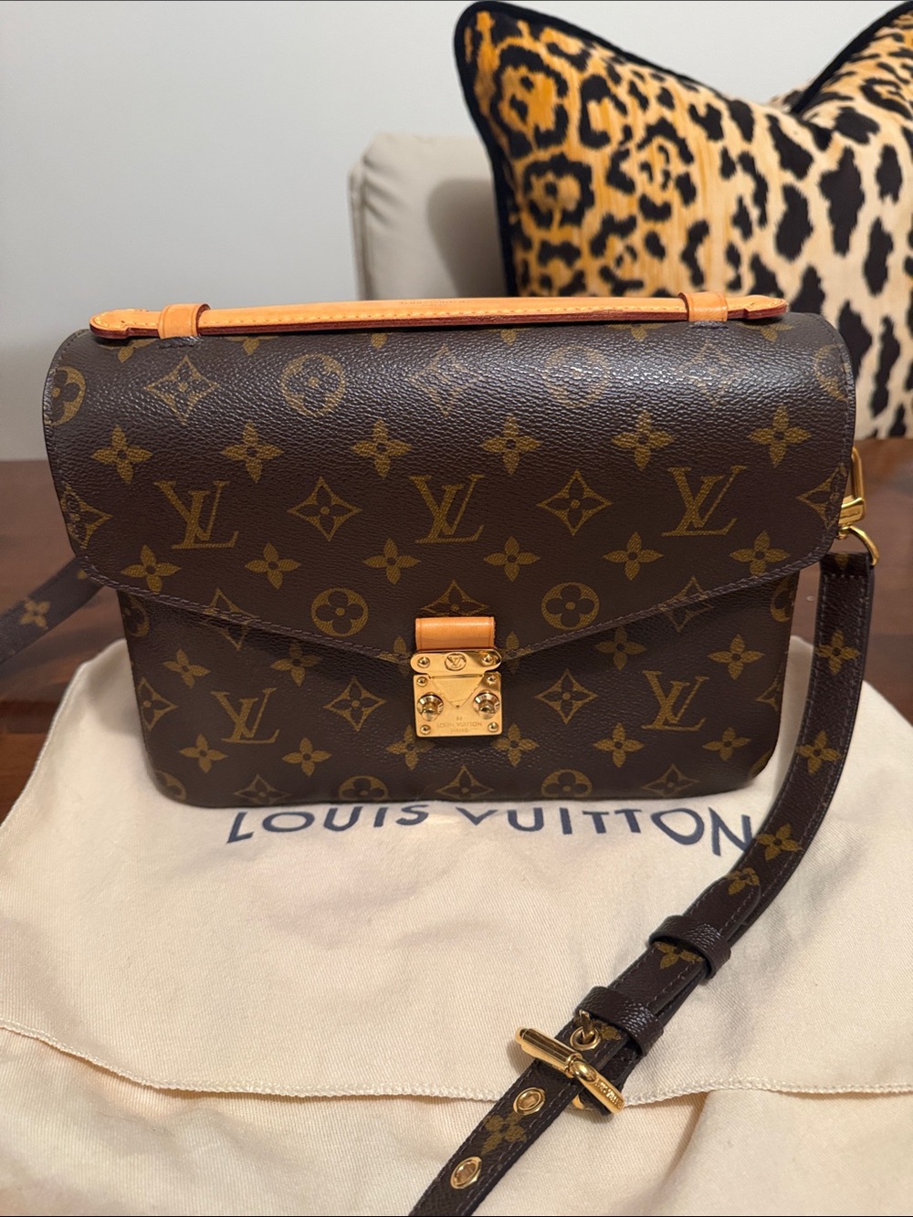 Louis Vuitton Pochette Métis
